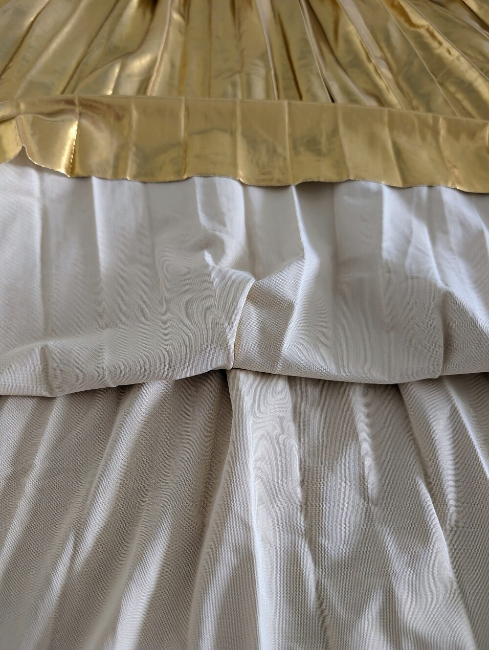 Metallic Gold Pleated Skirt - Picture 4 of 6